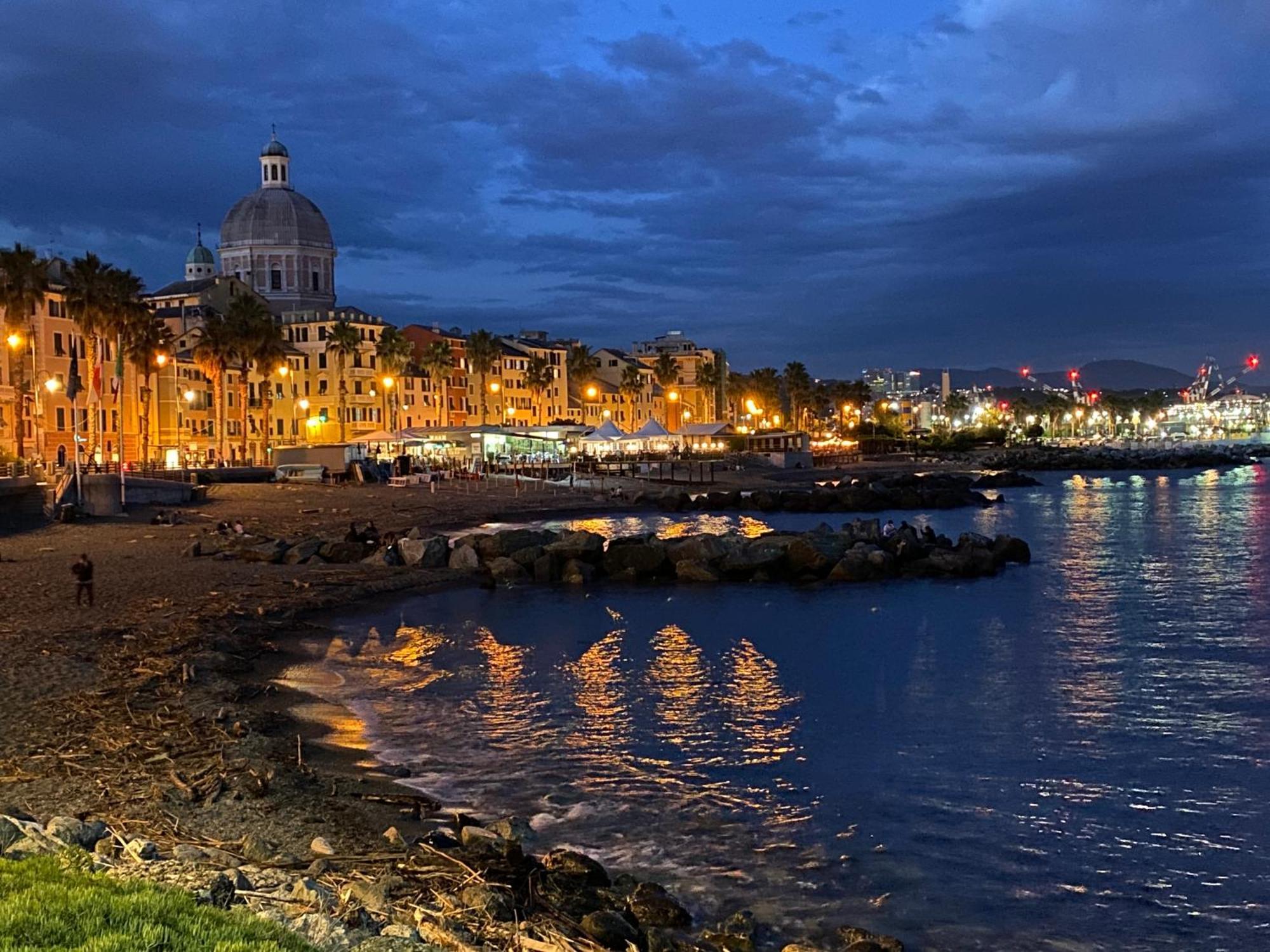 La Casa Di Dory In Primopiano Lägenhet Genua Exteriör bild